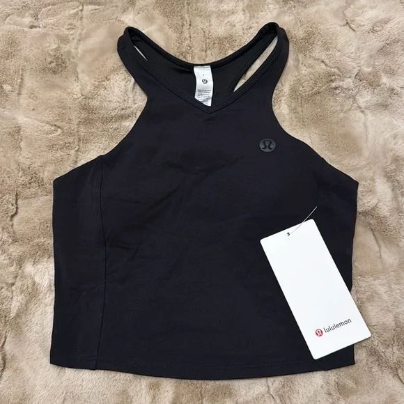 Cropped V-Neck Tennis Tank Black - Picture 7 of 10
